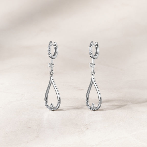 PENDIENTES LARGOS CON DIAMANTES FORMA LAGRIMA