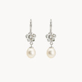 BRINCOS COM PÉROLA E DIAMANTES MACIE