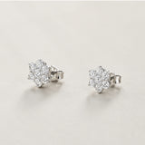 Flower-shaped earrings with diamonds