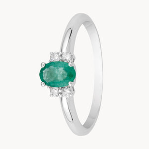 ANILLO ESMERALDA OVAL CON DIAMANTES EN LINEA