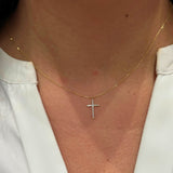 COLGANTE CRUZ Y DIAMANTES RIYA