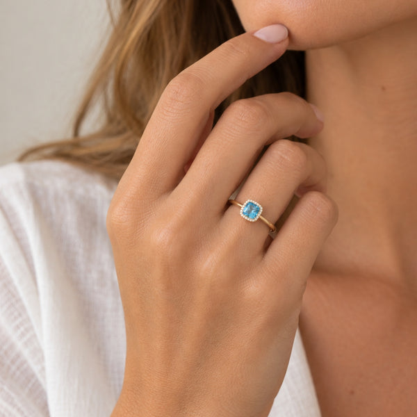 ANILLO TOPACIO AZUL TALLA CUSHION CON DIAMANTES
