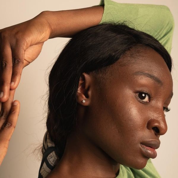 PENDIENTES CON DIAMANTE GARRAS 0.30 QUILATES PUNTO DE LUZ