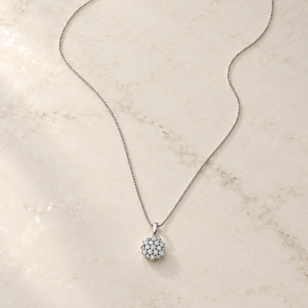 COLGANTE ROSETON DE DIAMANTES BRILLANTES