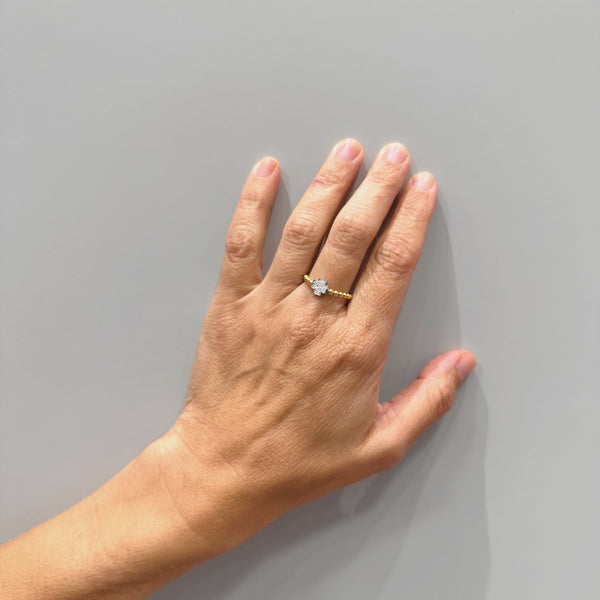 ANILLO CRUZ CON DIAMANTES 0.080 QUILATES BRITNEY