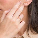 ANILLO TOPACIO AZUL OVAL Y CIRCONITAS