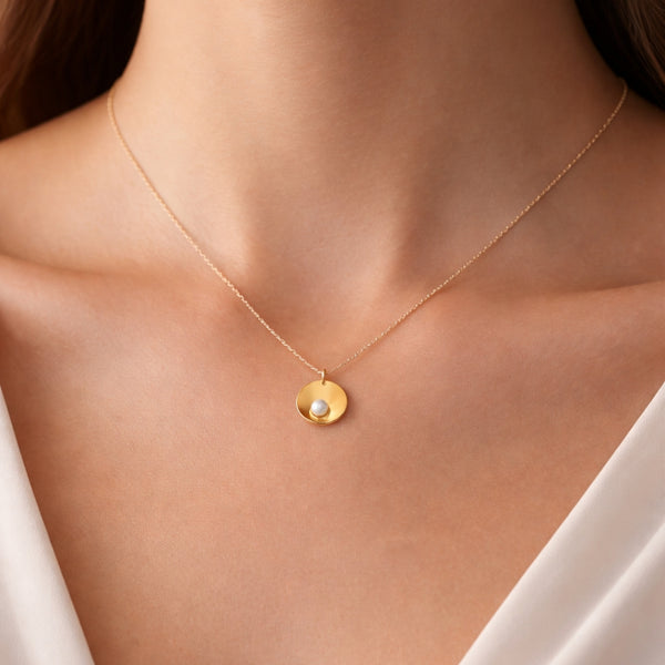 PENDENTE DISCO COM PÉROLA ELISE