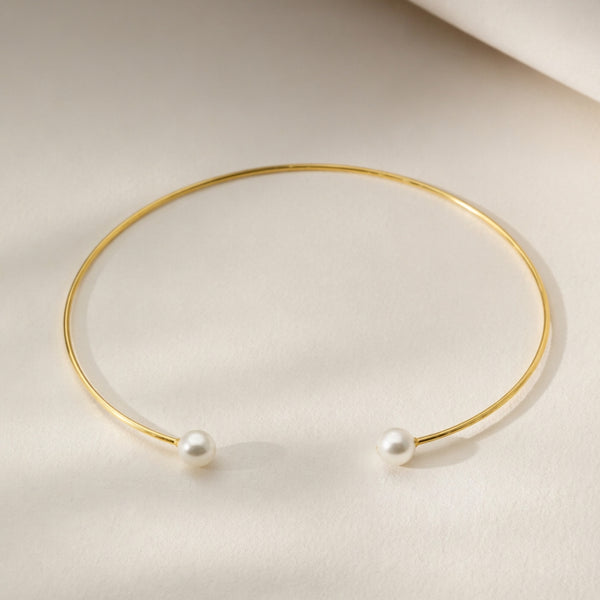 COLAR SEMIRRÍGIDO COM PÉROLAS ELMINA