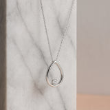 COLGANTE GOTA CON DIAMANTE CARYS