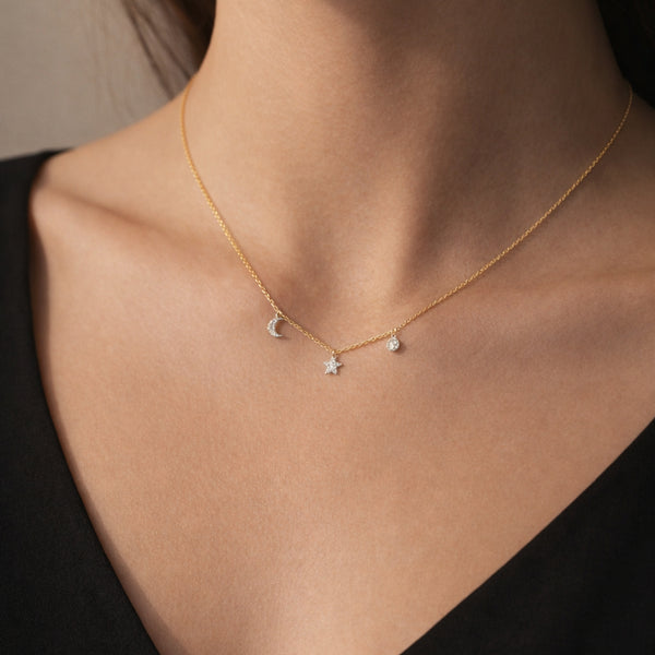 COLLAR LUNA Y ESTRELLA CON DIAMANTES JAGA