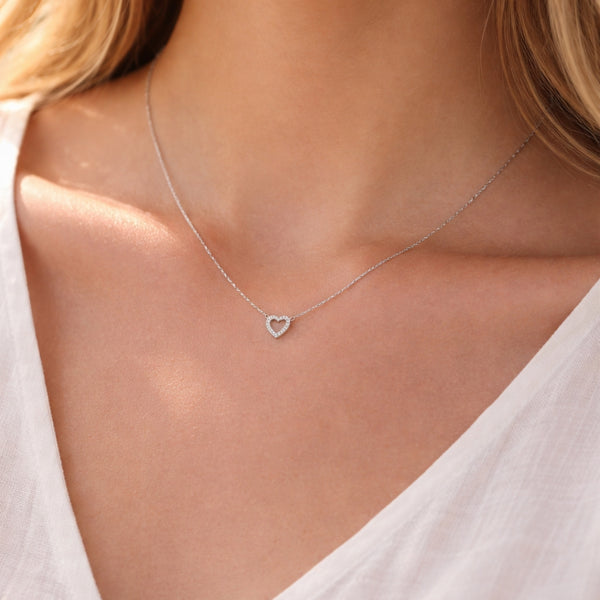 COLLAR CORAZON CON DIAMANTES LEANNA