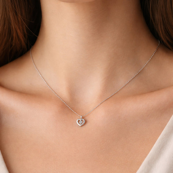 COLGANTE CORAZON CON DIAMANTE ZELINA