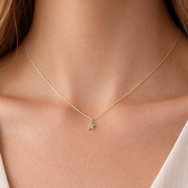 COLGANTE ESTRELLA CON DIAMANTES JERRIE