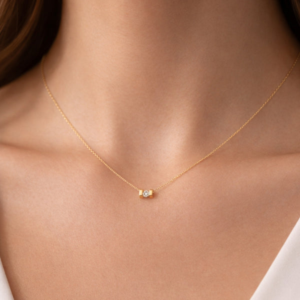 COLGANTE BARRAS CON DIAMANTE DILAN