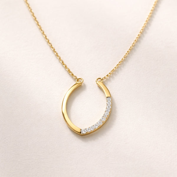 COLLAR CON COLGANTE ABIERTO CON DIAMANTES EKA