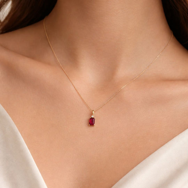 COLGANTE RUBI Y DIAMANTES ÁGUEDA