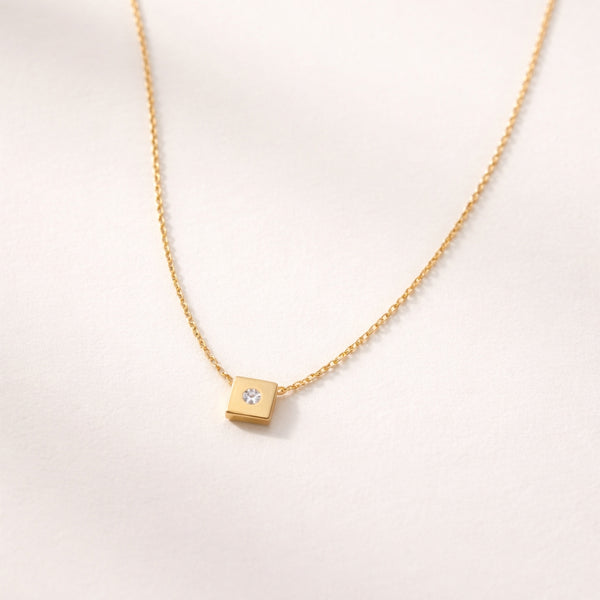 COLAR COM DIAMANTE TAMAYA