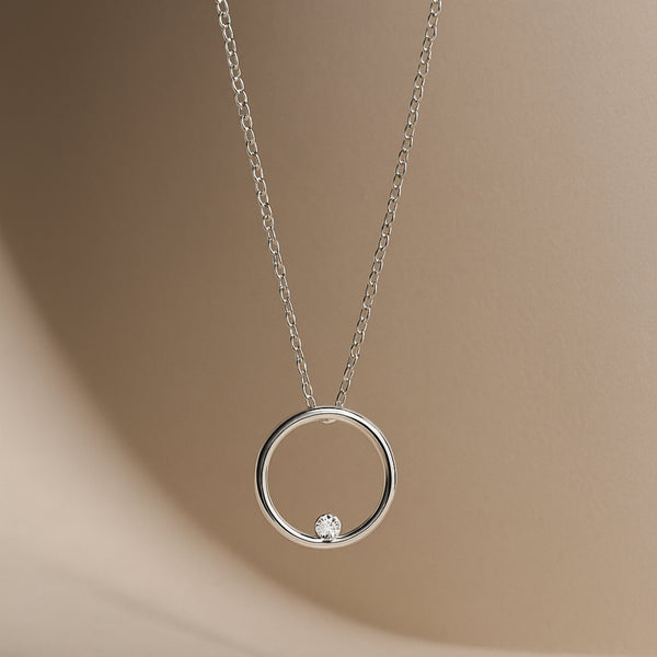 COLGANTE CIRCULO CON DIAMANTE CLARISE