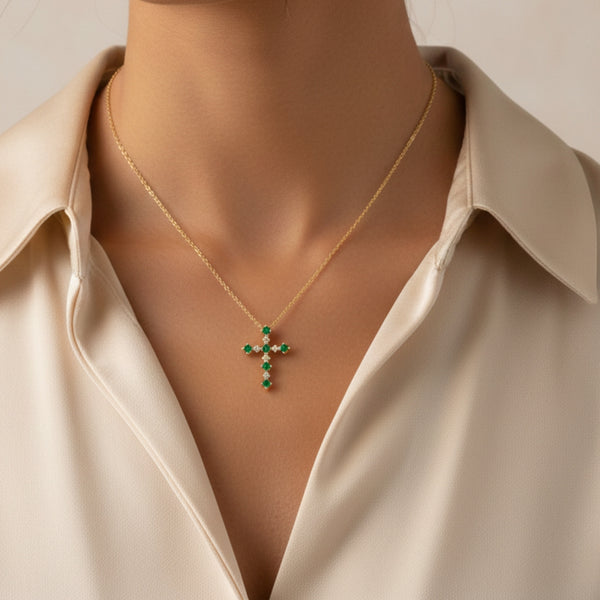 COLGANTE CRUZ ESMERALDAS Y DIAMANTES ALONA