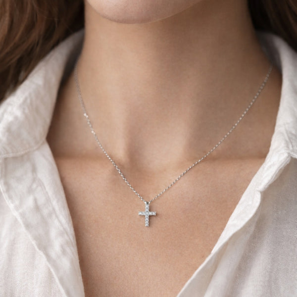 COLGANTE CON DIAMANTES CRUZ ILINA