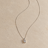 BRILLIANT-CUT DIAMOND PENDANT IN SQUARE SETTING