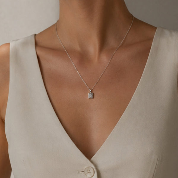 COLGANTE RECTANGULAR CON DIAMANTES SACHA