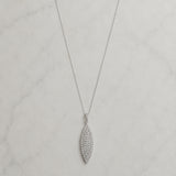 COLGANTE HOJA DE DIAMANTES