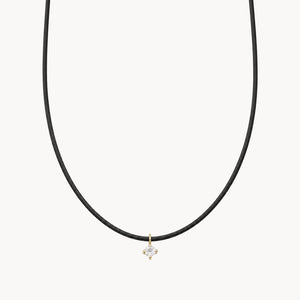 COLGANTE CORDON NEGRO DIAMANTE CUATRO GARRAS