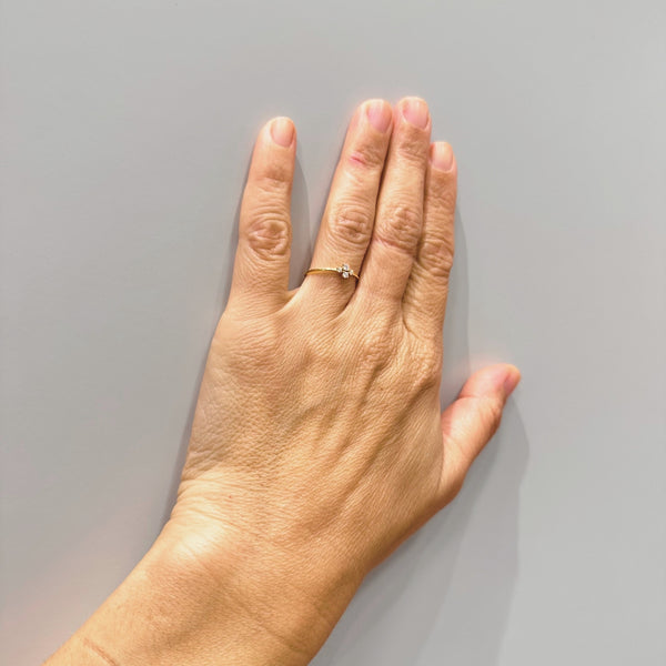 ANILLO CON DIAMANTES BASIRA