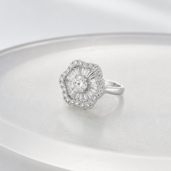 ANILLO ROSETON BAGUETTE CON DIAMANTES