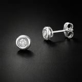 PENDIENTES CON DIAMANTE CHATON 0.30 QUILATES PUNTO DE LUZ