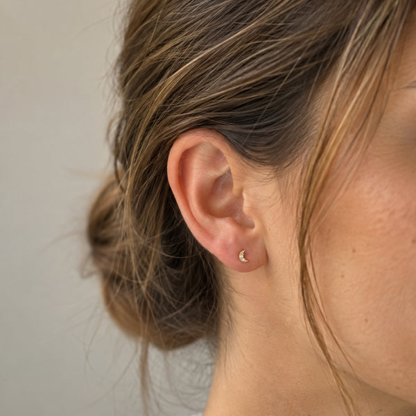 HALF-MOON PIERCING WITH CUBIC ZIRCONIA