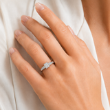ANILLO CON DIAMANTES PRINCESA Y CARRIL