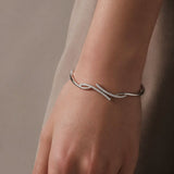 PULSERA RIGIDA CON DIAMANTES LYLA
