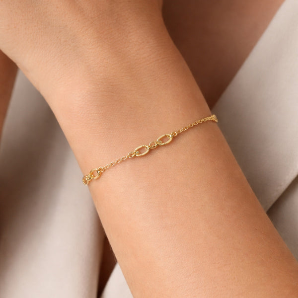PULSEIRA CÍRCULOS COM DIAMANTES URBANA