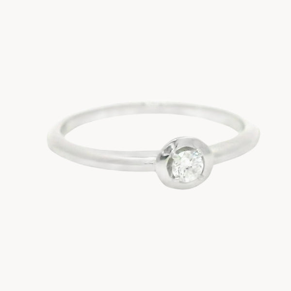 ANILLO SOLITARIO CIRCULO CON DIAMANTE 0.090 QUILATES ALOISIA