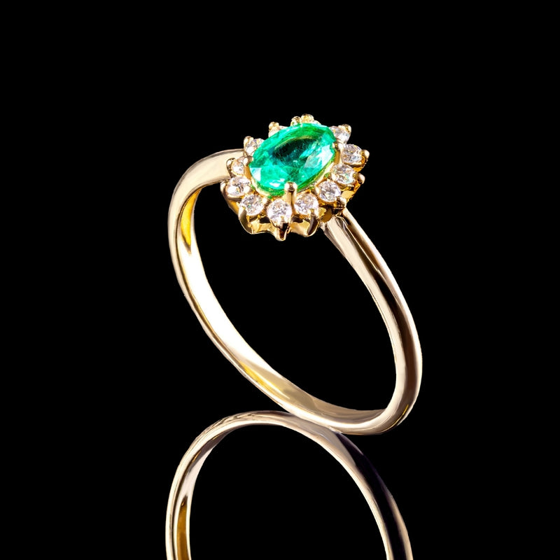 ANILLO ESMERALDA Y ORLA DE DIAMANTES DIANE