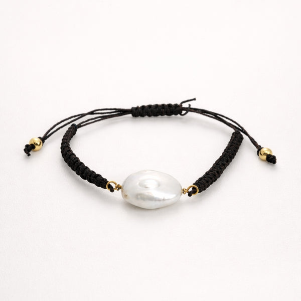 PULSEIRA MACRAMÉ COM PÉROLA BARROCA FORMATO 5