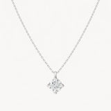 COLGANTE CON DIAMANTE GARRAS ROMBO 0.50 QUILATES PUNTO DE LUZ CERTIFICADO IGI