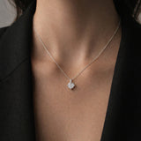 COLGANTE CON DIAMANTE GARRAS ROMBO 0.50 QUILATES PUNTO DE LUZ CERTIFICADO IGI
