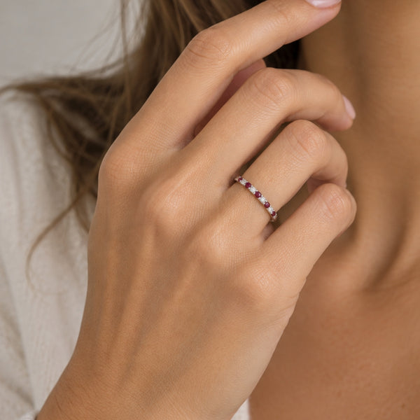 ANILLO MEDIA ALIANZA CARRIL RUBIES Y DIAMANTES