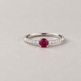 ANILLO RUBI CON PAVE DE DIAMANTES