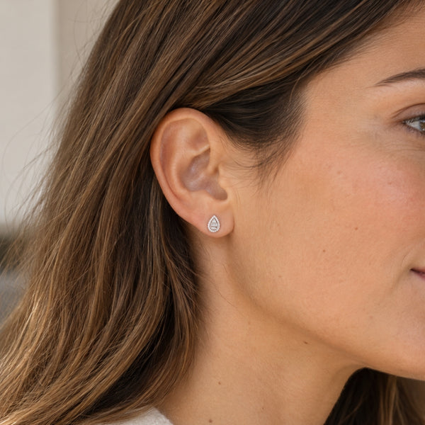 PENDIENTES SILUETA DE GOTA CON DIAMANTES