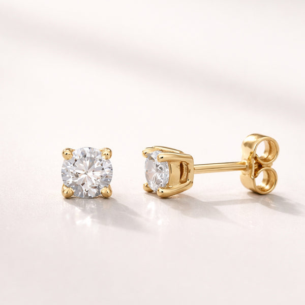 PENDIENTES CON DIAMANTE GARRAS 0.50 QUILATES PUNTO DE LUZ