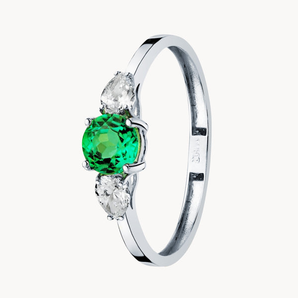 ANEL DE ESMERALDA COM DIAMANTES CRIADOS EM CORTE PÊRA