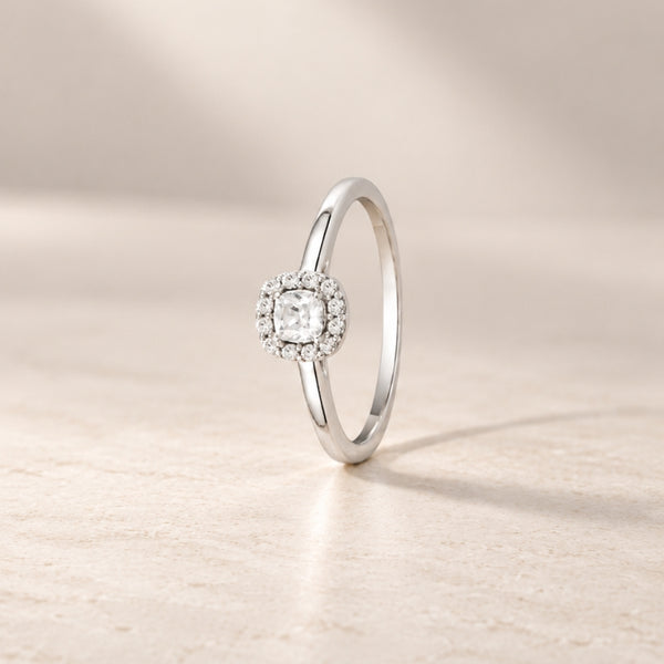 ANILLO DIAMANTE TALLA CUSHION CON HALO DE DIAMANTES