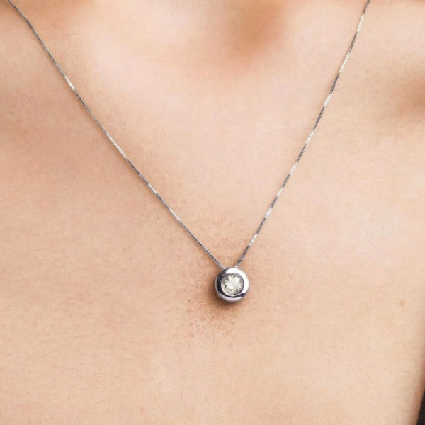 COLGANTE DIAMANTE CHATON 0.30 QUILATES PUNTO DE LUZ CERTIFICADO IGI