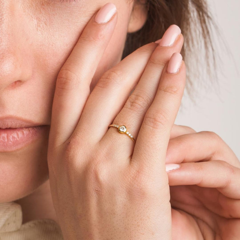 Anillo Oro 18kt y diamantes Kader