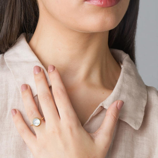 Anillo de Oro 18kt con nacar Malina