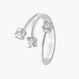 Anillo Oro blanco 18kt flores con diamantes Emma